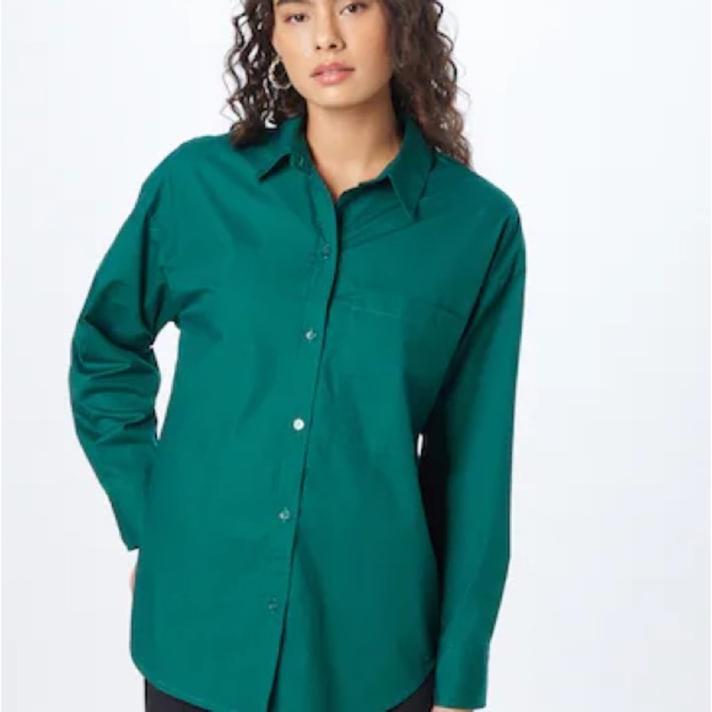 NWT Abercrombie & Fitch Green Button Down Shirt